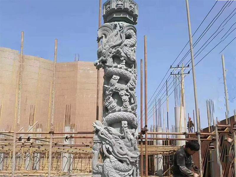 青石石雕龍柱價格